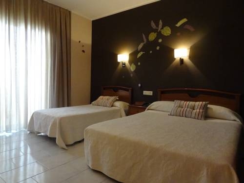 Imagen del bar/restaurante del Hotel Llansola. Foto 3