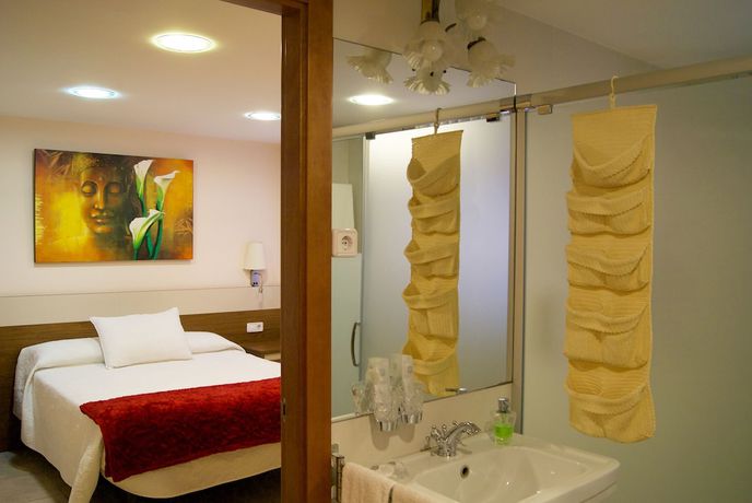 Imagen de la habitación del Hotel Llar De Capitans. Foto 6