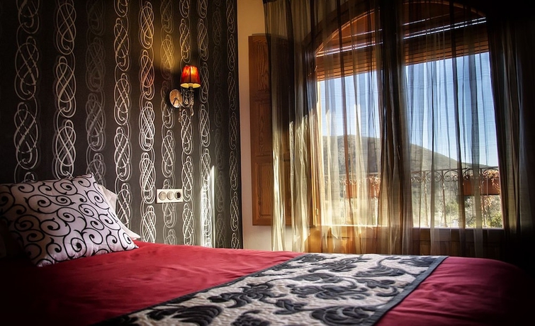 Imagen de la habitación del Hotel Llar La Morena. Foto 5