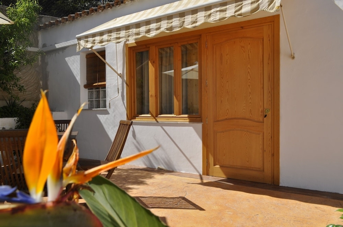 Imagen de los exteriores del Hotel Llar La Morena. Foto 16