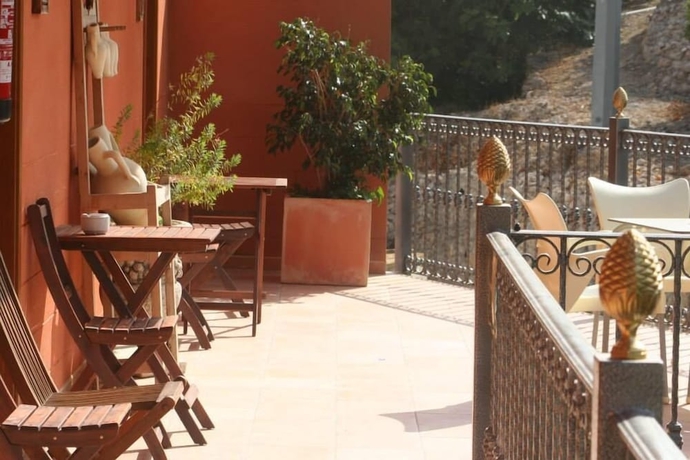 Imagen de los exteriores del Hotel Llar La Morena. Foto 18