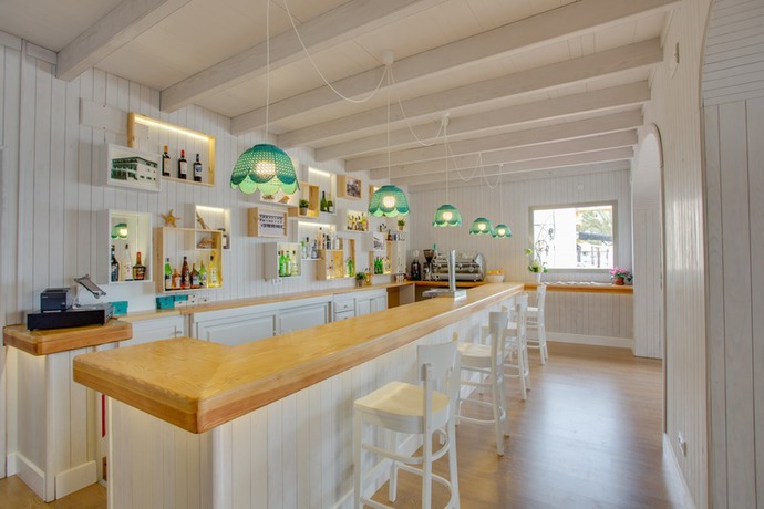 Imagen del bar/restaurante del Hotel Llaut Boutique. Foto 2