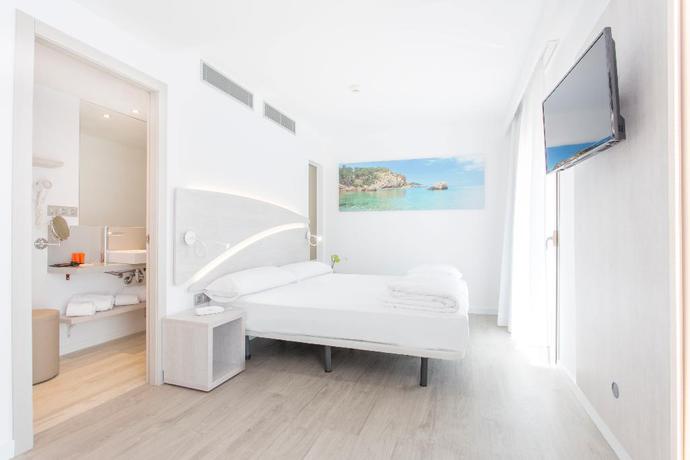 Imagen de la habitación del Hotel Llaut Boutique. Foto 7