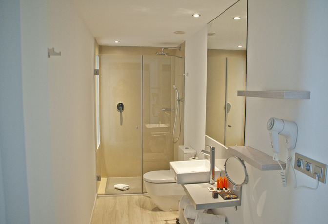 Imagen de la habitación del Hotel Llaut Boutique. Foto 11