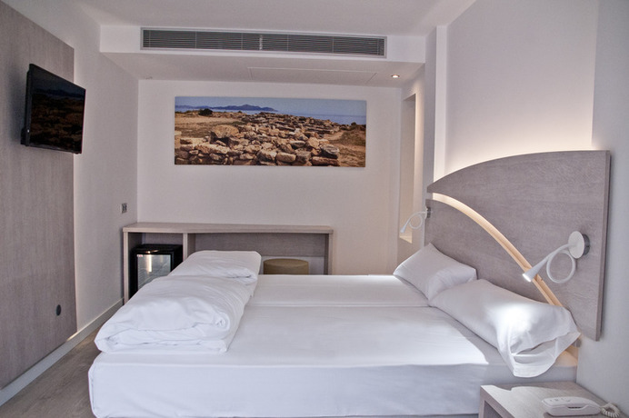 Imagen de la habitación del Hotel Llaut Boutique. Foto 14