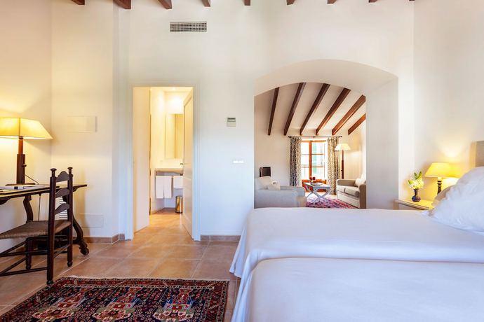 Imagen de la habitación del Hotel Llenaire. Foto 8