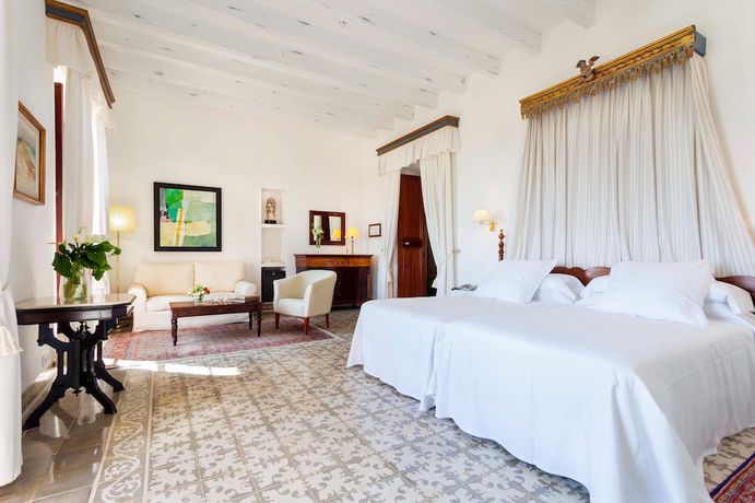 Imagen de la habitación del Hotel Llenaire. Foto 13