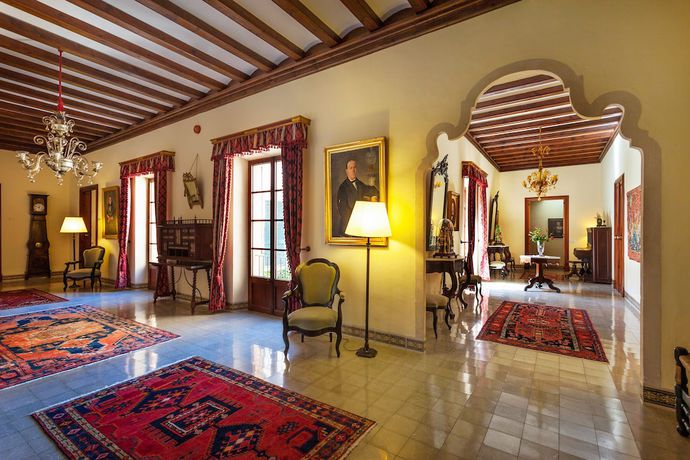 Imagen de los interiores del Hotel Llenaire. Foto 19