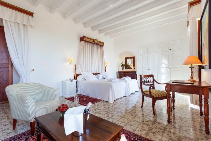 Imagen de la habitación del Hotel Llenaire. Foto 14