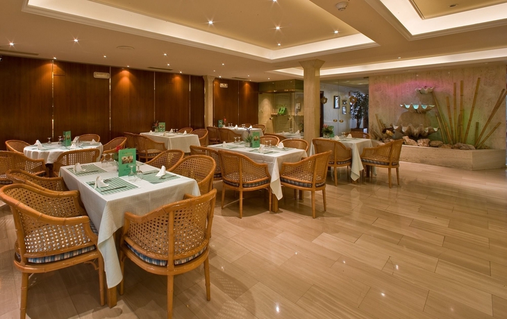 Imagen del bar/restaurante del Hotel Lleó. Foto 6