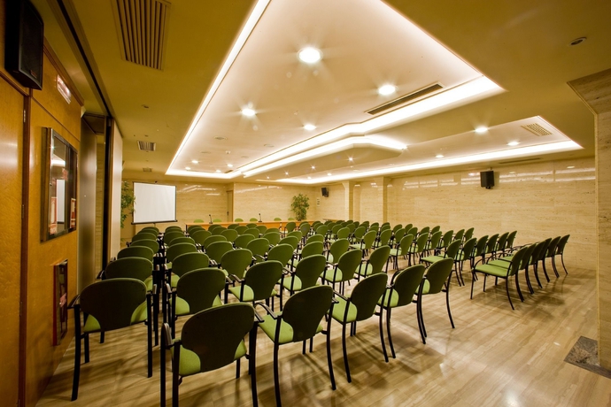 Imagen de los interiores del Hotel Lleó. Foto 16