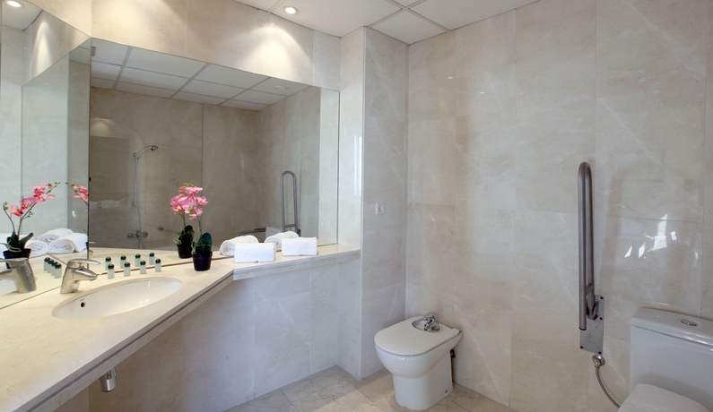 Imagen de la habitación del Hotel Lleó. Foto 12