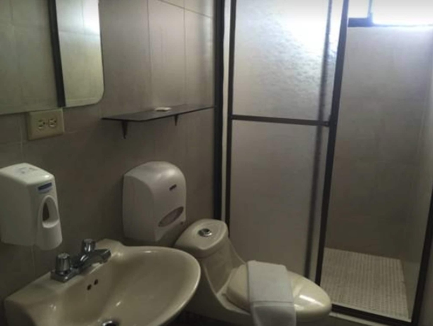 Imagen de la habitación del Hotel Lleras. Foto 3