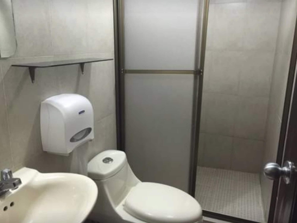 Imagen de la habitación del Hotel Lleras. Foto 9