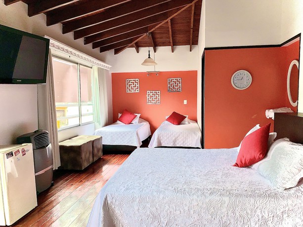 Imagen de la habitación del Hotel Lleras Premium. Foto 3