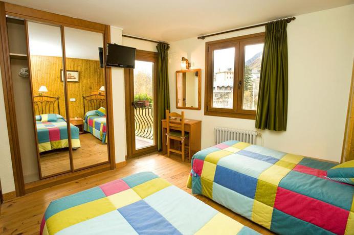 Imagen de la habitación del Hotel Llibrada. Foto 5