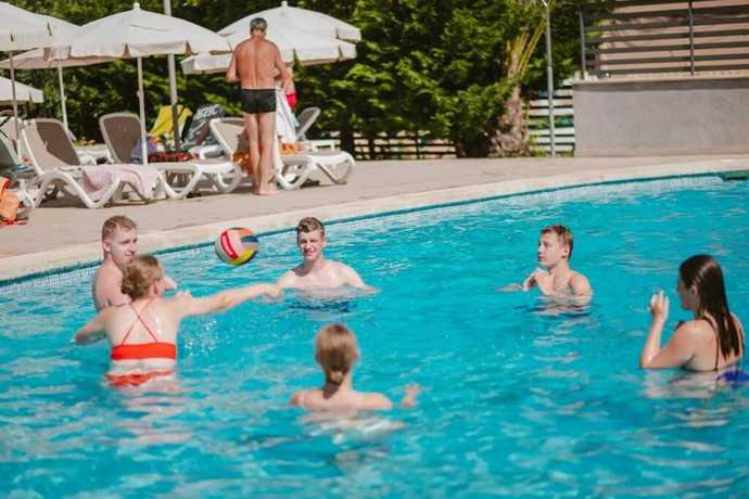 Imagen de la piscina del Hotel Lliteras. Foto 17