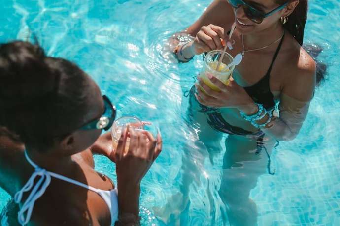 Imagen de la piscina del Hotel Lliteras. Foto 18