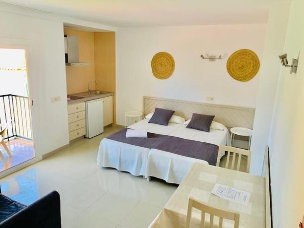 Imagen de la habitación del Hotel Lliteras. Foto 11