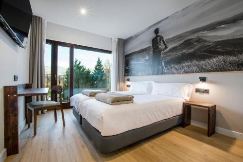 Imagen general del Hotel Llivia. Foto 1