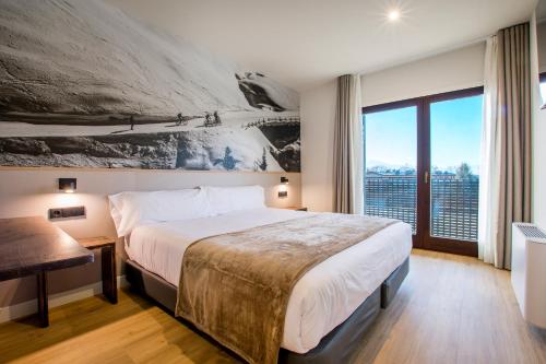 Imagen general del Hotel Llivia. Foto 4