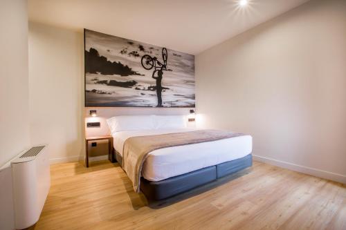 Imagen general del Hotel Llivia. Foto 7