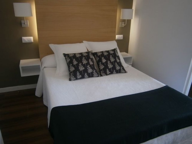 Imagen de la habitación del Hotel Llorca. Foto 4