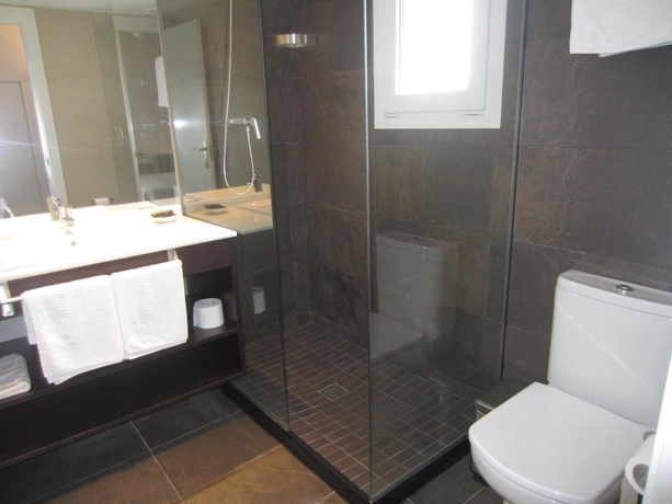 Imagen de la habitación del Hotel Llorca. Foto 7