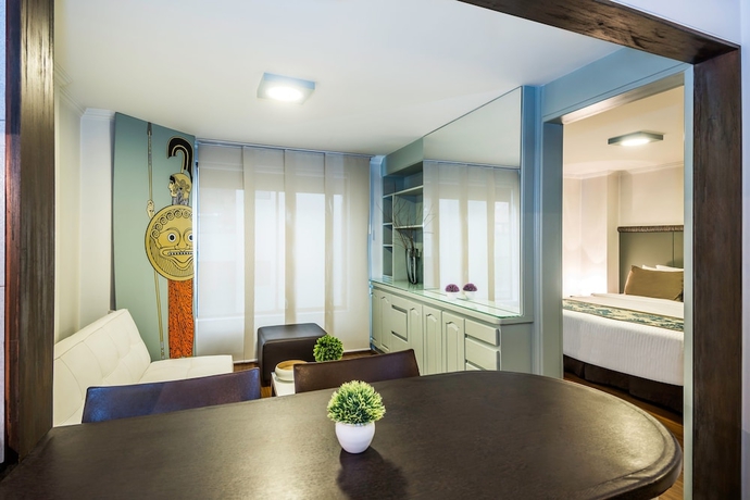 Imagen de la habitación del Hotel Lloyd's Apartasuites Parque 93. Foto 6