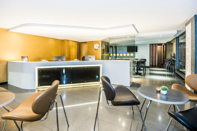 Imagen de los interiores del Hotel Lloyd's Apartasuites Parque 93. Foto 19