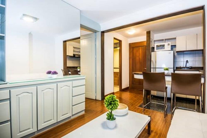 Imagen de la habitación del Hotel Lloyd's Apartasuites Parque 93. Foto 13