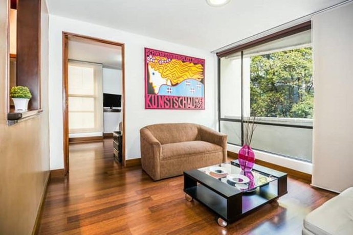 Imagen de la habitación del Hotel Lloyd's Apartasuites Parque 93. Foto 15