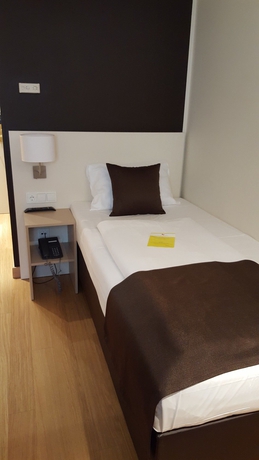 Imagen de la habitación del Hotel Lloyed. Foto 5