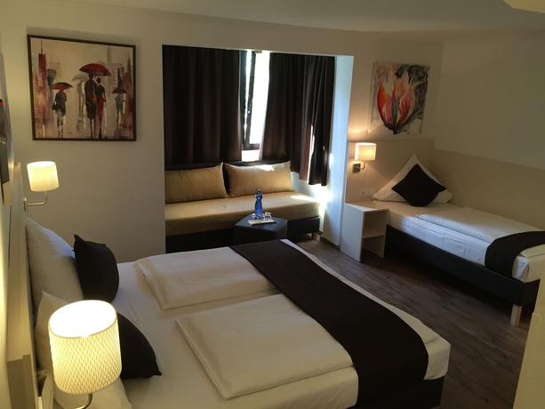 Imagen de la habitación del Hotel Lloyed. Foto 9