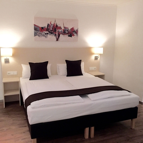 Imagen de la habitación del Hotel Lloyed. Foto 11