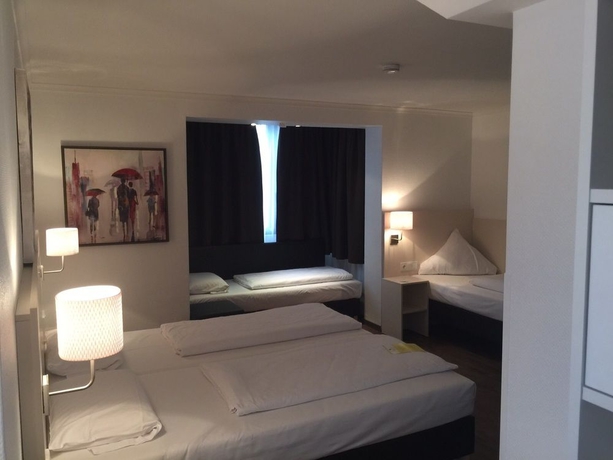 Imagen de la habitación del Hotel Lloyed. Foto 12