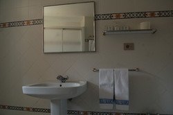 Imagen de la habitación del Hotel Llucena. Foto 3