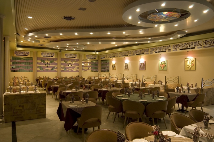 Imagen del bar/restaurante del Hotel Lmb. Foto 1