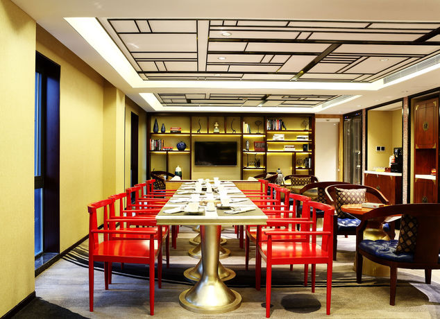 Imagen del bar/restaurante del Hotel Ln Five. Foto 4