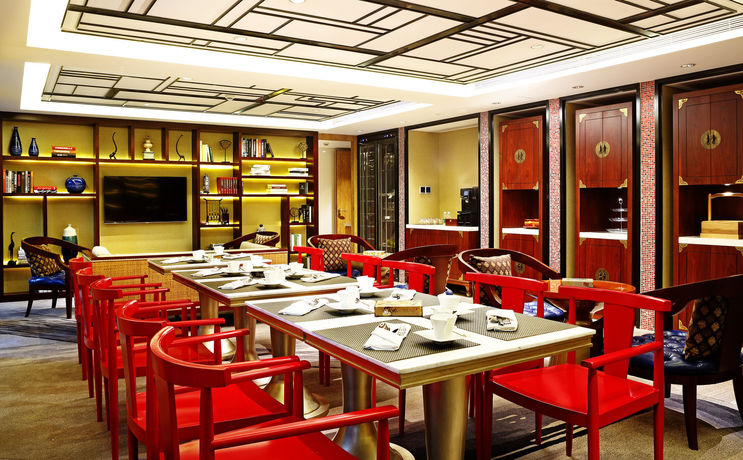 Imagen del bar/restaurante del Hotel Ln Five. Foto 7