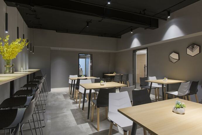 Imagen del bar/restaurante del Hotel Ln Residence. Foto 4