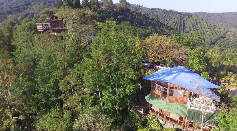 Imagen de los exteriores del Hotel Lo Nuestro Ataco. Foto 3