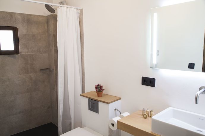 Imagen de la habitación del Hotel Lo Palauet de la Muralla. Foto 6