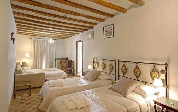 Imagen de la habitación del Hotel Lo Palauet de la Muralla. Foto 11