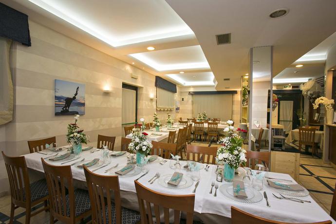 Imagen del bar/restaurante del Hotel Lo Squalo. Foto 6