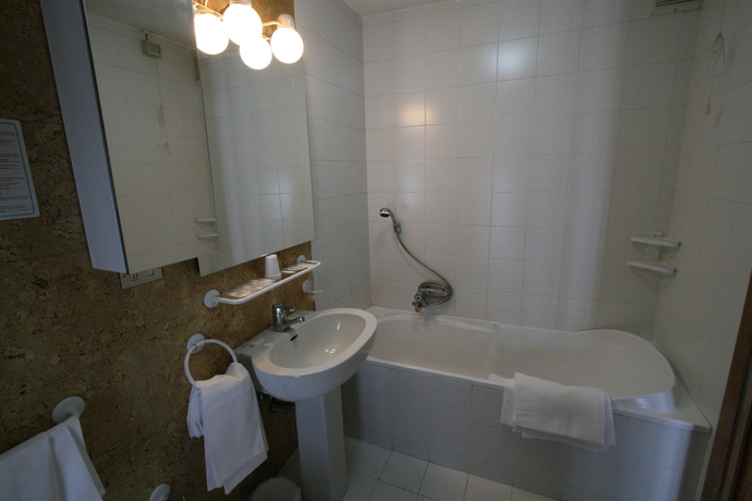 Imagen de la habitación del Hotel Lo Stambecco. Foto 4