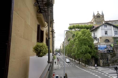 Imagen de la habitación del Hotel Loaldia. Foto 5