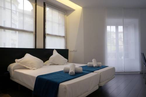 Imagen de la habitación del Hotel Loaldia. Foto 6