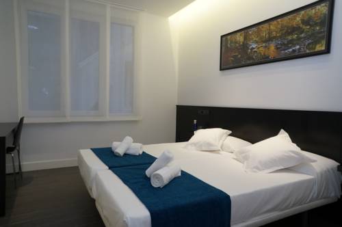 Imagen de la habitación del Hotel Loaldia. Foto 12