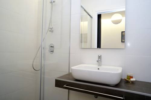 Imagen de la habitación del Hotel Loaldia. Foto 15